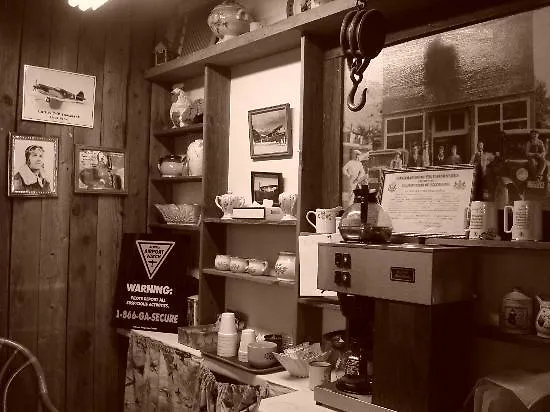 汽车旅馆 Bunkhouse